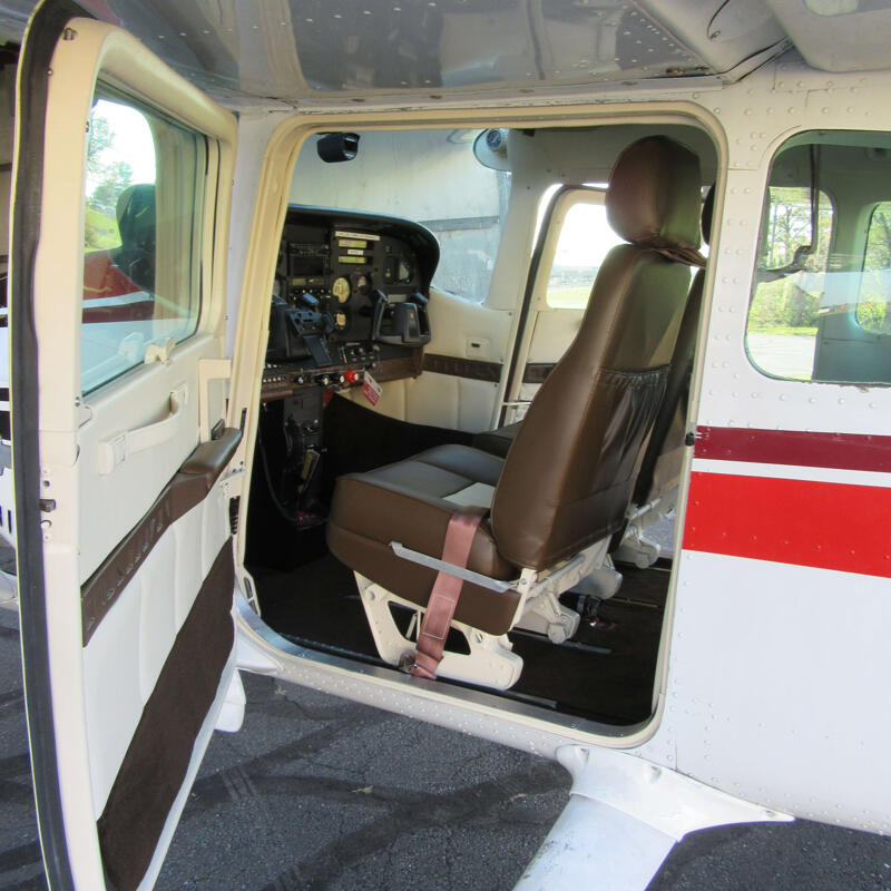 Airtex Interiors Cessna 172 | Cabinets Matttroy